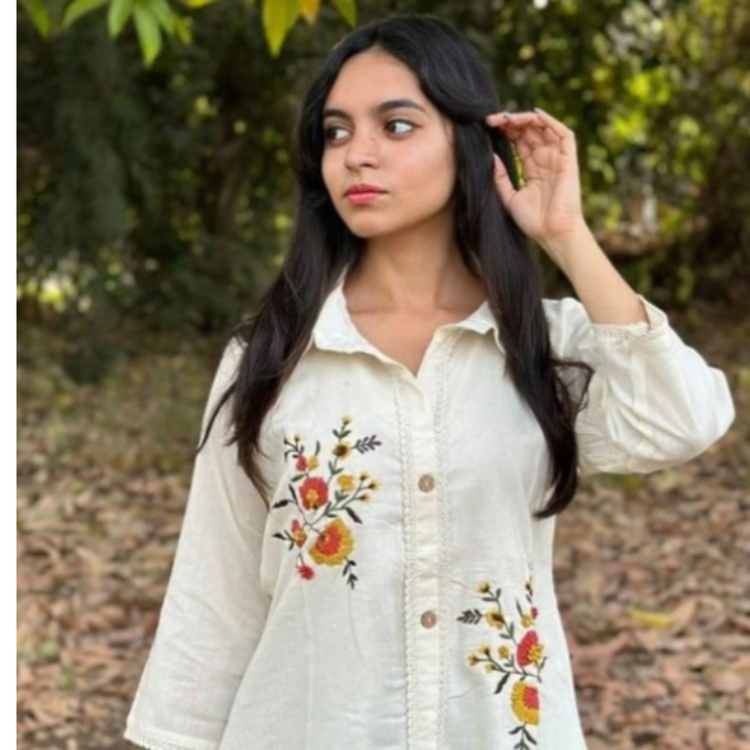 ORSICA Women’s Floral Shirt-Style Top