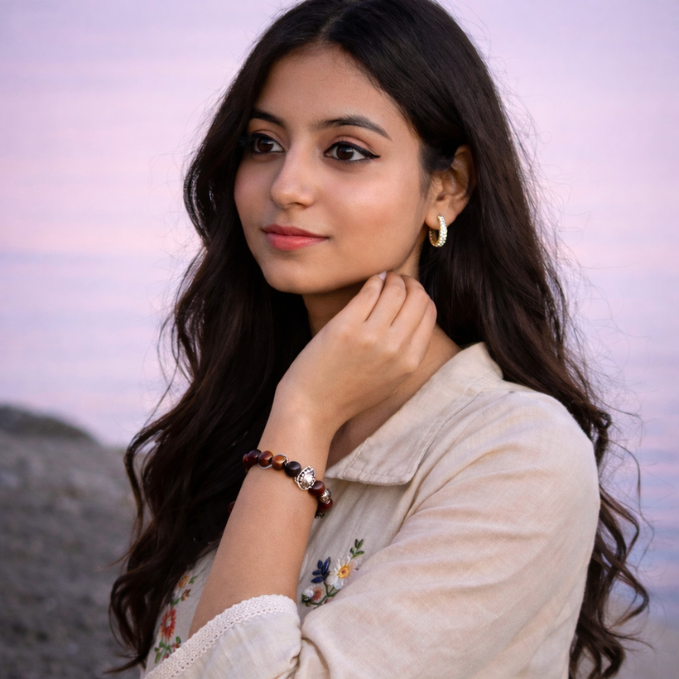 Luxe Minimalist Round Studs – Silver & Black